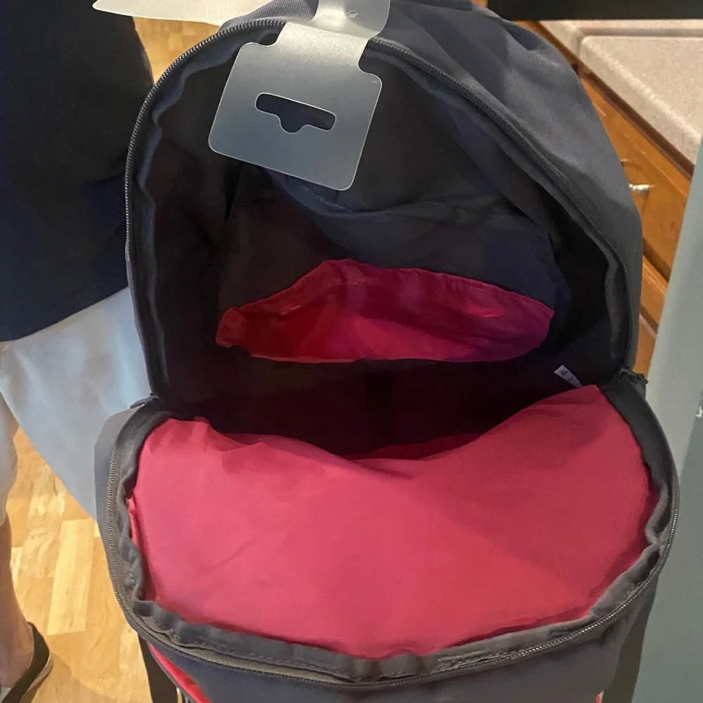 Backpack. New without tag by Zipit. Gray. 18”x13”.